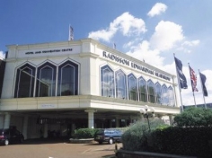 radisson heathrow
